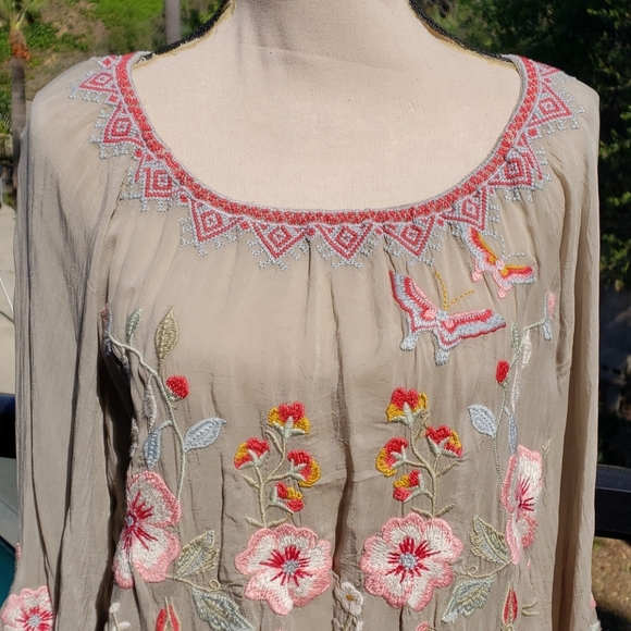 Nwt Johnny Was embroidered Top Tunic S M Taupe Pink Exclusive Color Combo - Picture 2 of 6